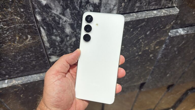 Galaxy S25 FE, Samsung fiyatının 11 bin TL altına indi