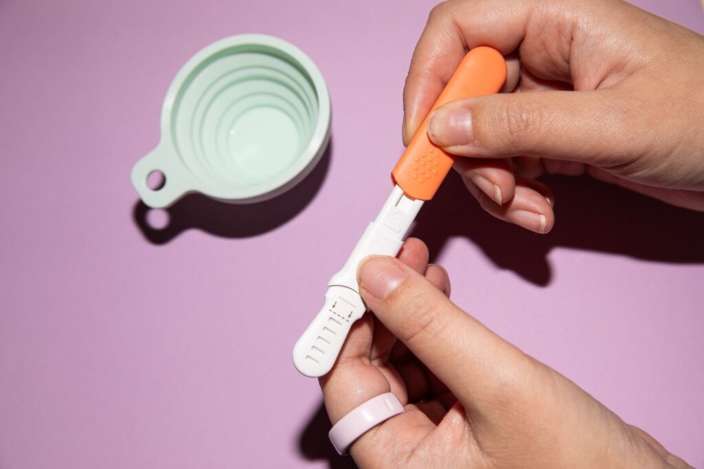 Bu yumurta şeklindeki cihaz, idrarla hormon takibini mümkün kılıyor