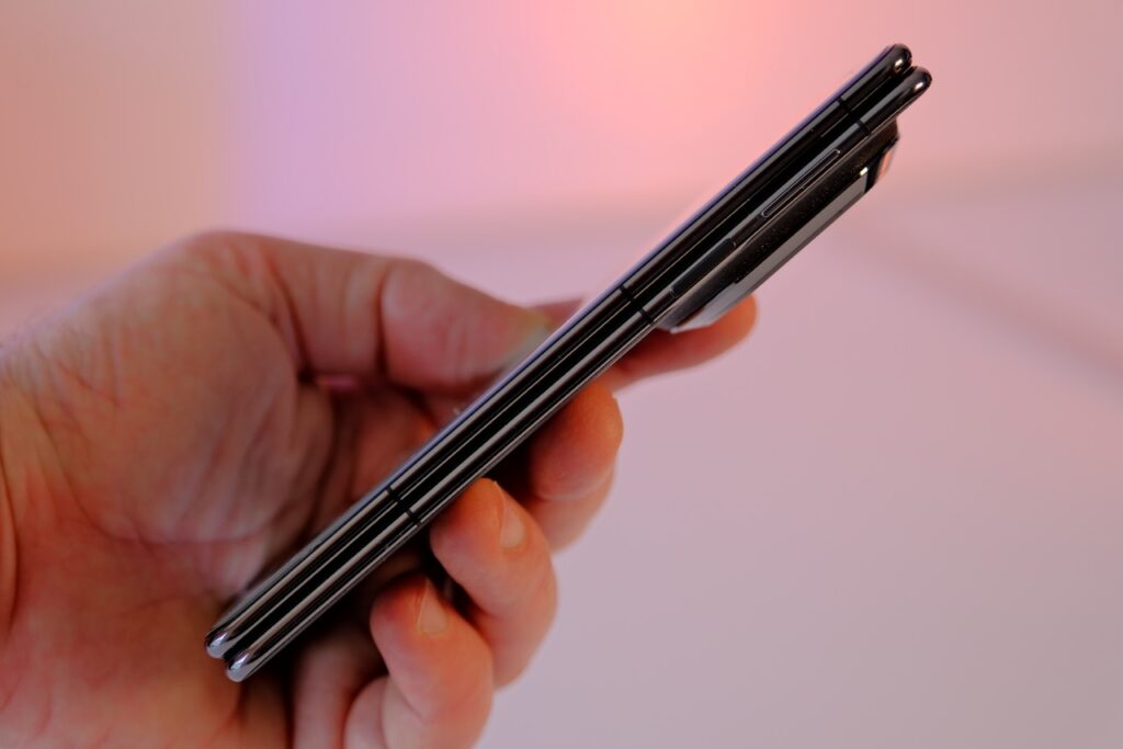 Katlanabilir, ama ödün vermeyen bir amiral gemisi mi? Huawei Mate X7 İncelemesi