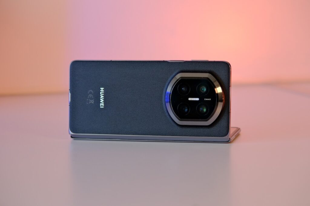 Katlanabilir, ama ödün vermeyen bir amiral gemisi mi? Huawei Mate X7 İncelemesi