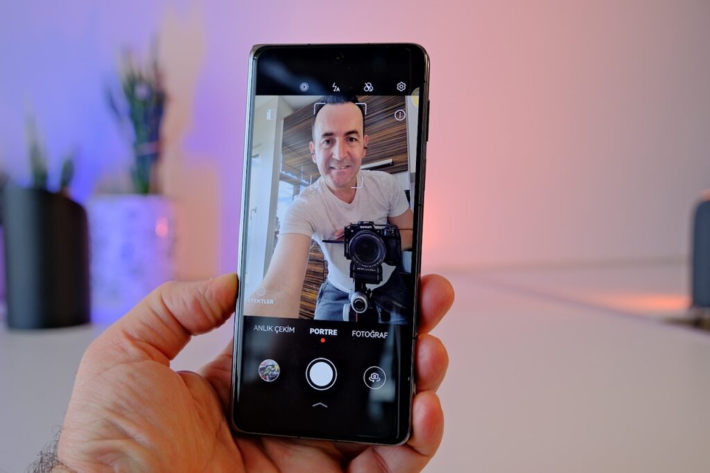 Katlanabilir, ama ödün vermeyen bir amiral gemisi mi? Huawei Mate X7 İncelemesi