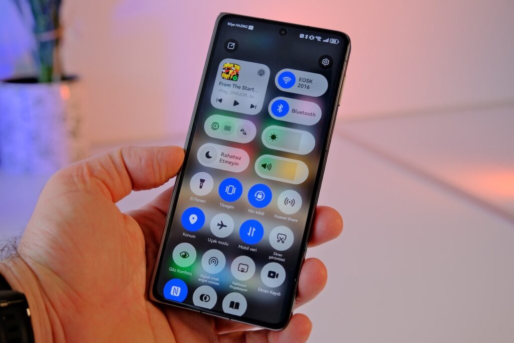 Katlanabilir, ama ödün vermeyen bir amiral gemisi mi? Huawei Mate X7 İncelemesi