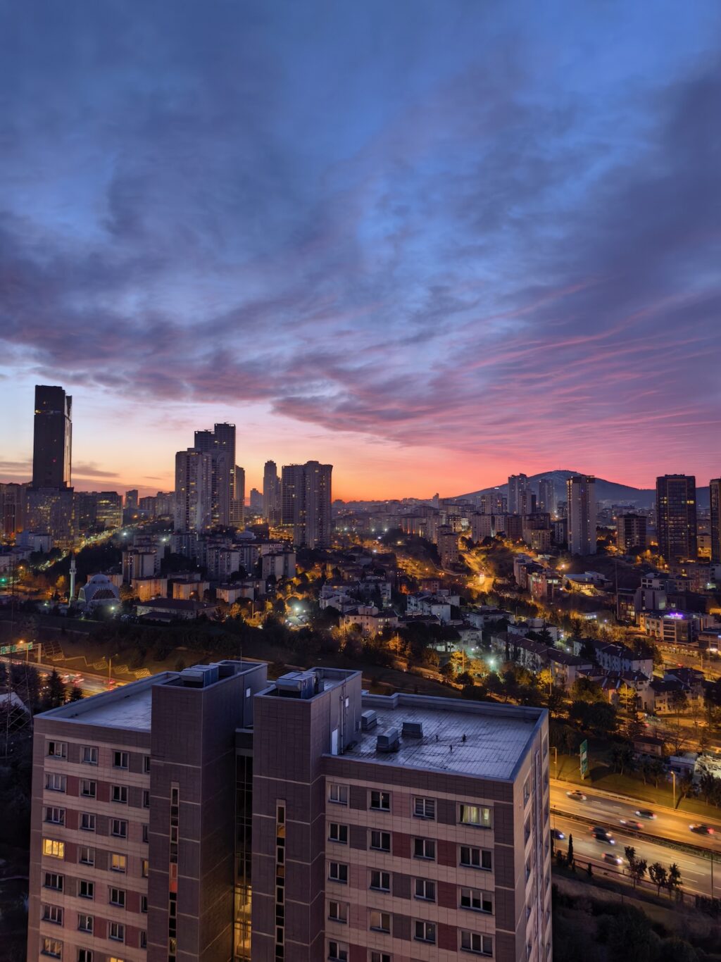 Katlanabilir, ama ödün vermeyen bir amiral gemisi mi? Huawei Mate X7 İncelemesi