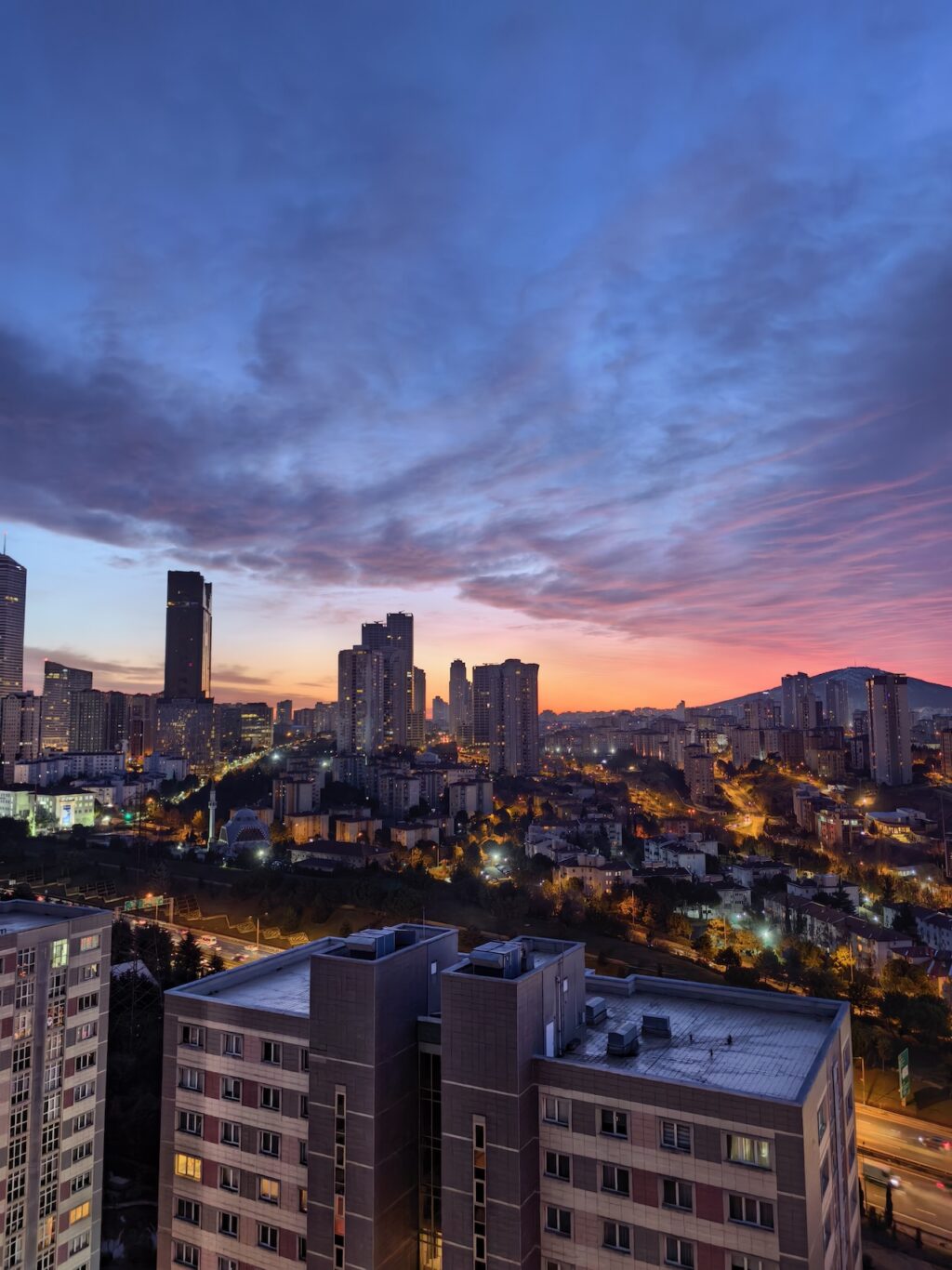 Katlanabilir, ama ödün vermeyen bir amiral gemisi mi? Huawei Mate X7 İncelemesi