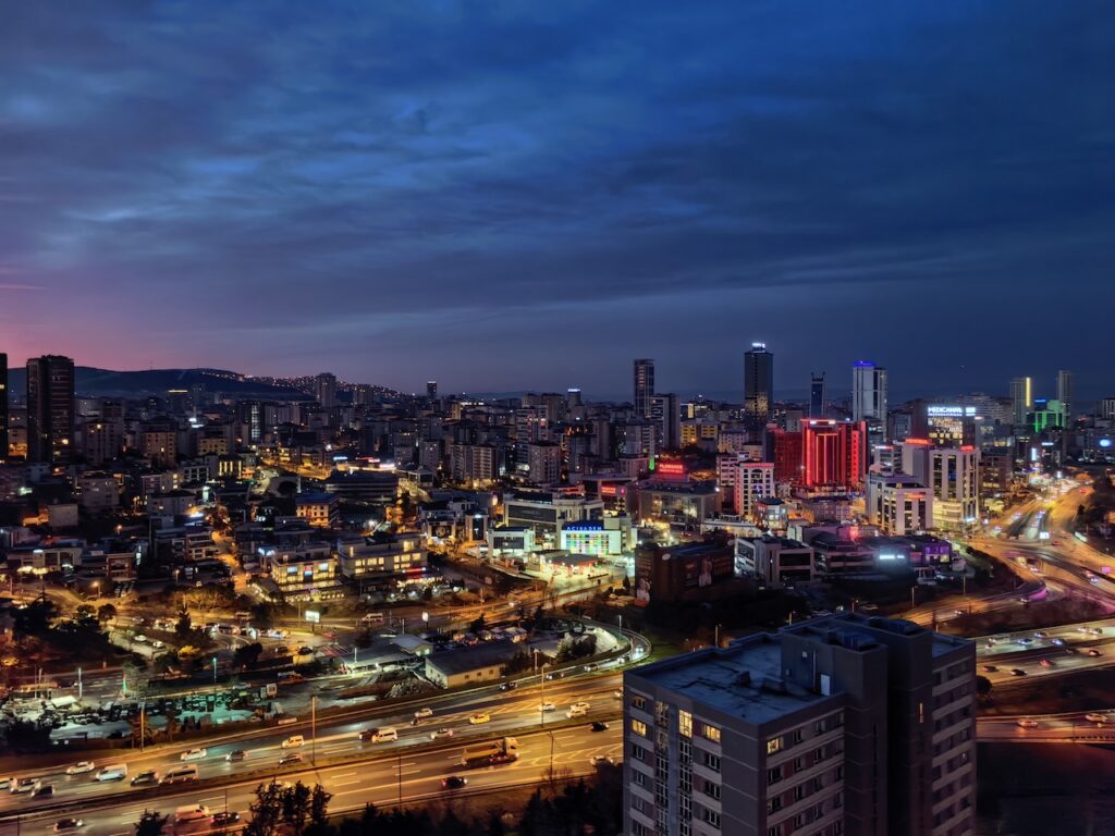 Katlanabilir, ama ödün vermeyen bir amiral gemisi mi? Huawei Mate X7 İncelemesi