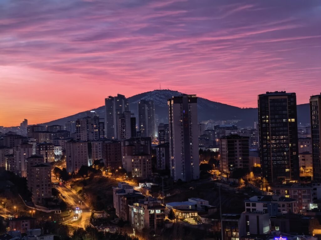 Katlanabilir, ama ödün vermeyen bir amiral gemisi mi? Huawei Mate X7 İncelemesi