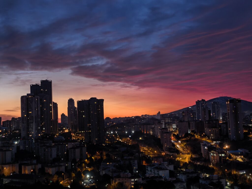 Katlanabilir, ama ödün vermeyen bir amiral gemisi mi? Huawei Mate X7 İncelemesi