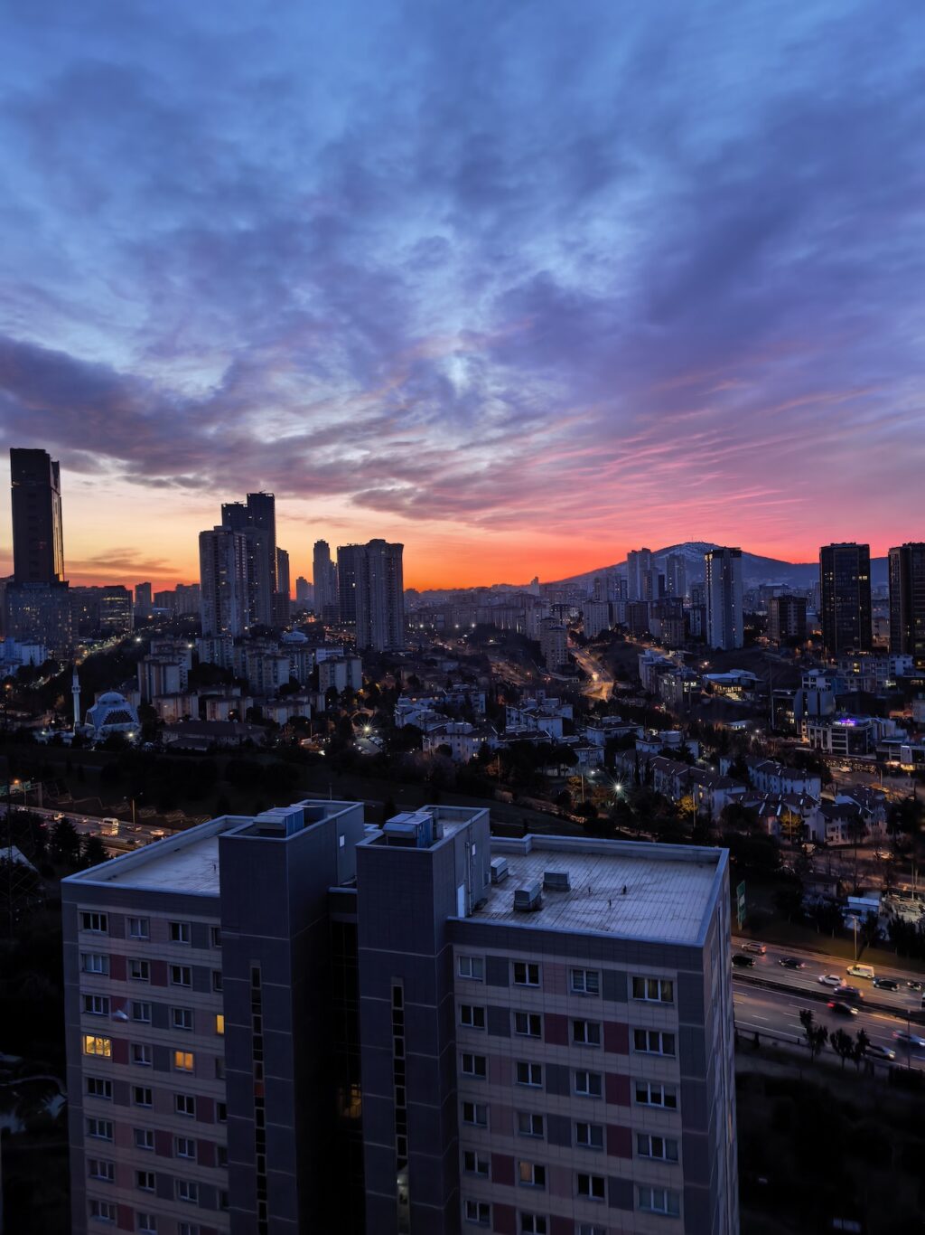 Katlanabilir, ama ödün vermeyen bir amiral gemisi mi? Huawei Mate X7 İncelemesi