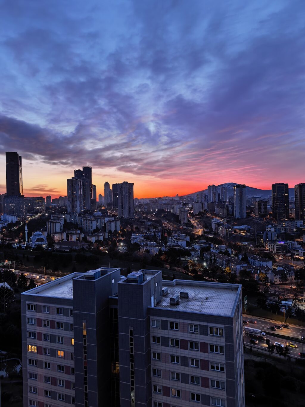 Katlanabilir, ama ödün vermeyen bir amiral gemisi mi? Huawei Mate X7 İncelemesi