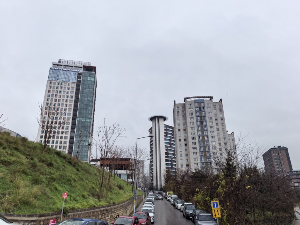 Katlanabilir, ama ödün vermeyen tek amiral gemisi mi? Huawei Mate X7 İncelemesi