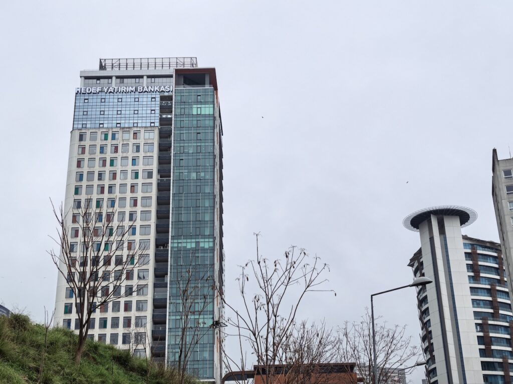 Katlanabilir, ama ödün vermeyen tek amiral gemisi mi? Huawei Mate X7 İncelemesi