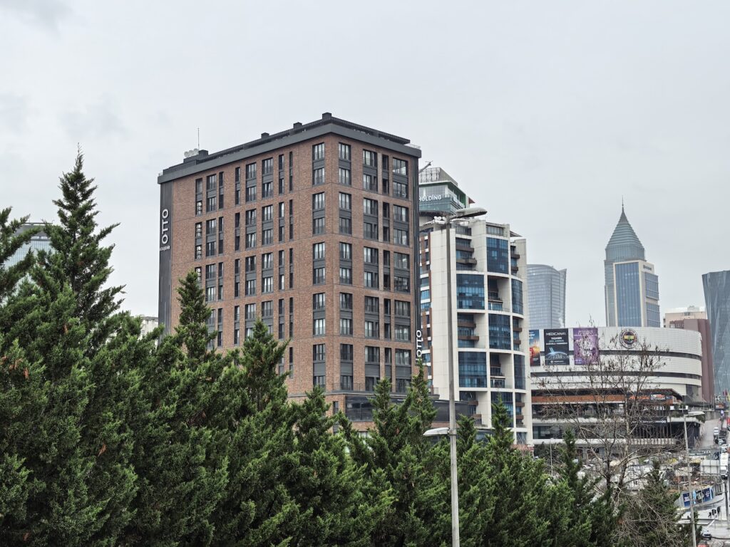 Katlanabilir, ama ödün vermeyen tek amiral gemisi mi? Huawei Mate X7 İncelemesi