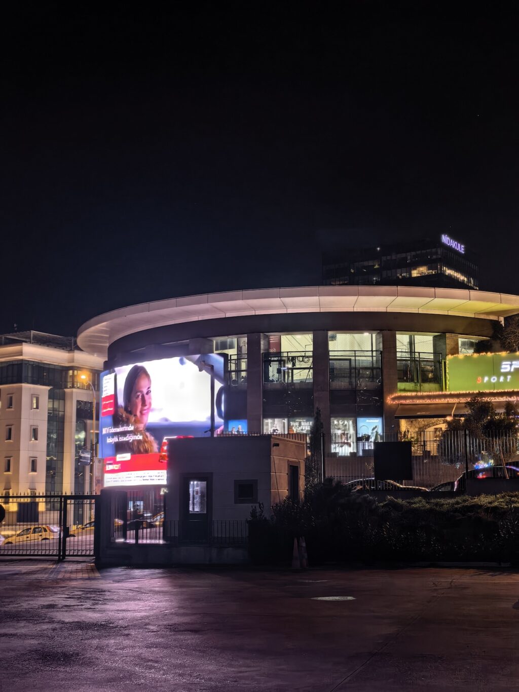 Katlanabilir, ama ödün vermeyen bir amiral gemisi mi? Huawei Mate X7 İncelemesi