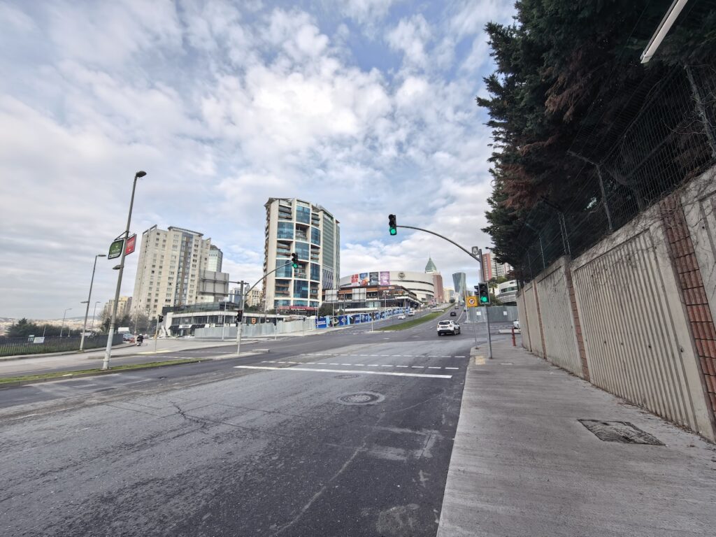 Katlanabilir, ama ödün vermeyen bir amiral gemisi mi? Huawei Mate X7 İncelemesi