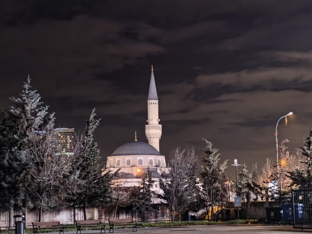 Katlanabilir, ama ödün vermeyen tek amiral gemisi mi? Huawei Mate X7 İncelemesi