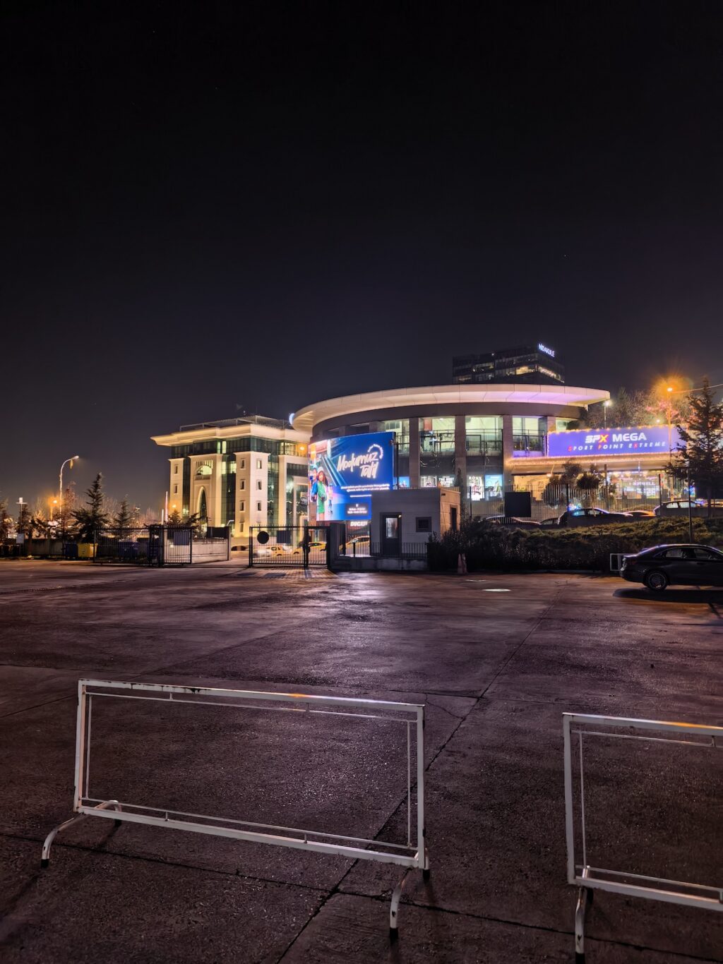 Katlanabilir, ama ödün vermeyen bir amiral gemisi mi? Huawei Mate X7 İncelemesi