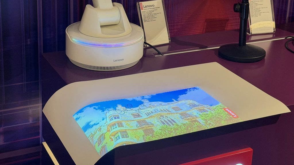 Lenovo’nun MWC 2026 duyuruları: Katlanabilir ekran, masaüstü Robot ve 13 yeni ürün