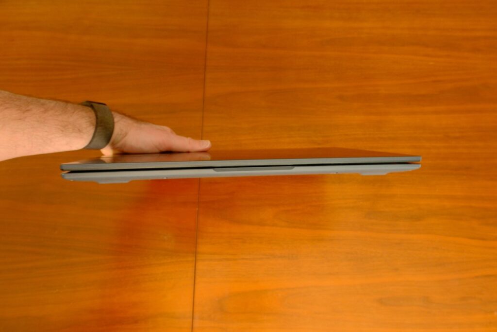 Intel Core 5 120U ile iş ve eğlence arasında güçlü bir köprü: ASUS Vivobook 15 X1504V İncelemesi