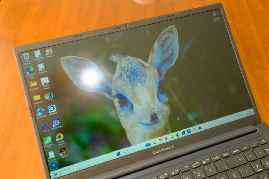 Intel Core 5 120U ile iş ve eğlence arasında güçlü bir köprü: ASUS Vivobook 15 X1504V İncelemesi