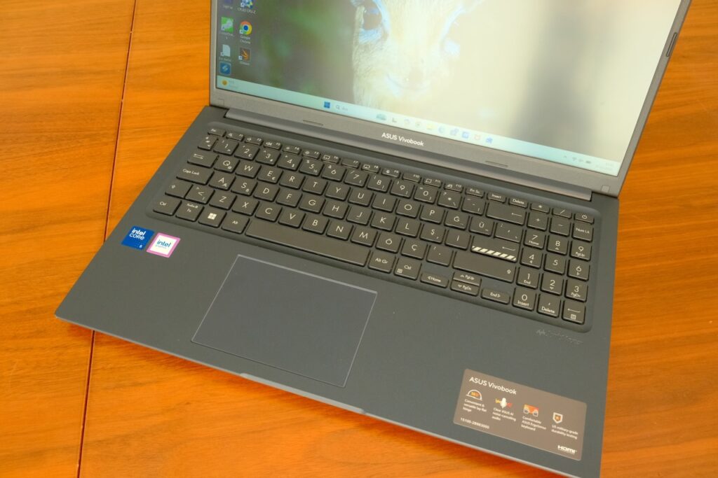 Intel Core 5 120U ile iş ve eğlence arasında güçlü bir köprü: ASUS Vivobook 15 X1504V İncelemesi