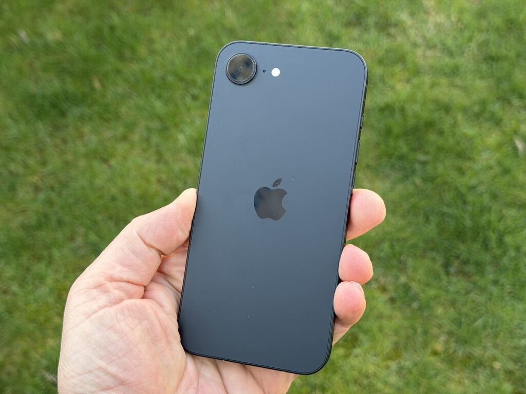 Doğru telefon, doğru fiyat mı? Apple iPhone 17e İncelemesi