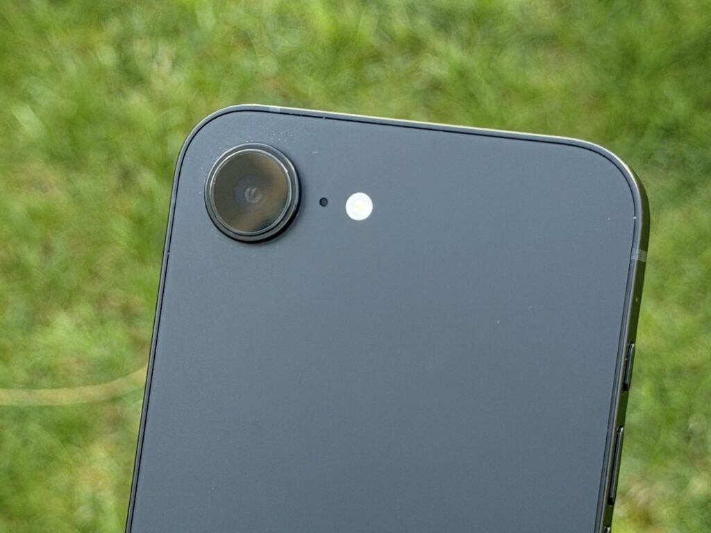 Doğru telefon, doğru fiyat mı? Apple iPhone 17e İncelemesi