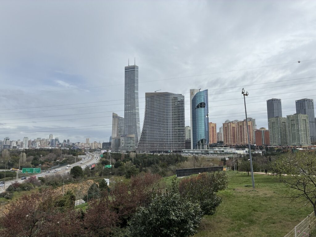 Doğru telefon, doğru fiyat mı? Apple iPhone 17e İncelemesi