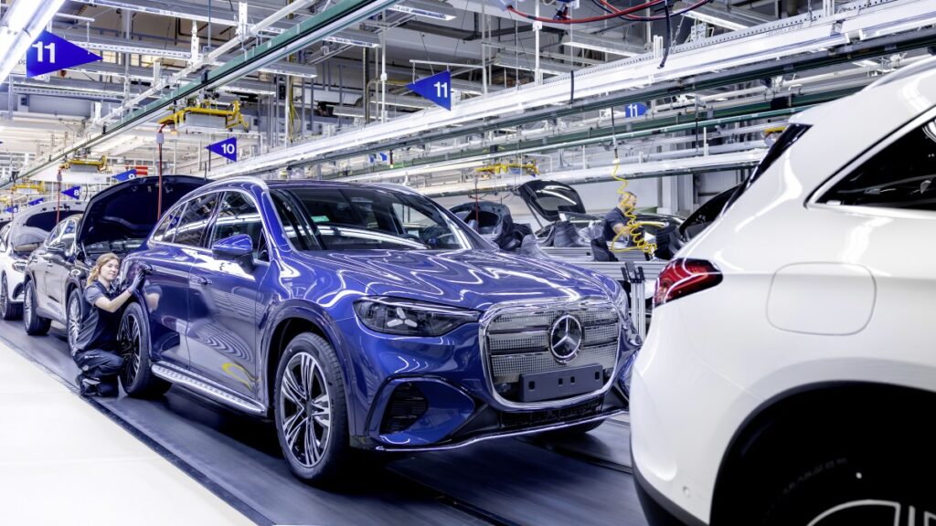 Elektrikli Mercedes C-Serisi resmen satışa çıktı