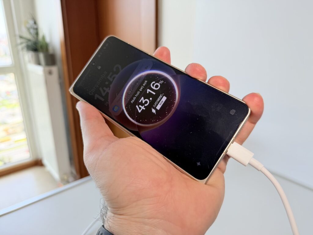 Telefonunuz yazın neden bu kadar ısınıyor? 8 pratik çözüm