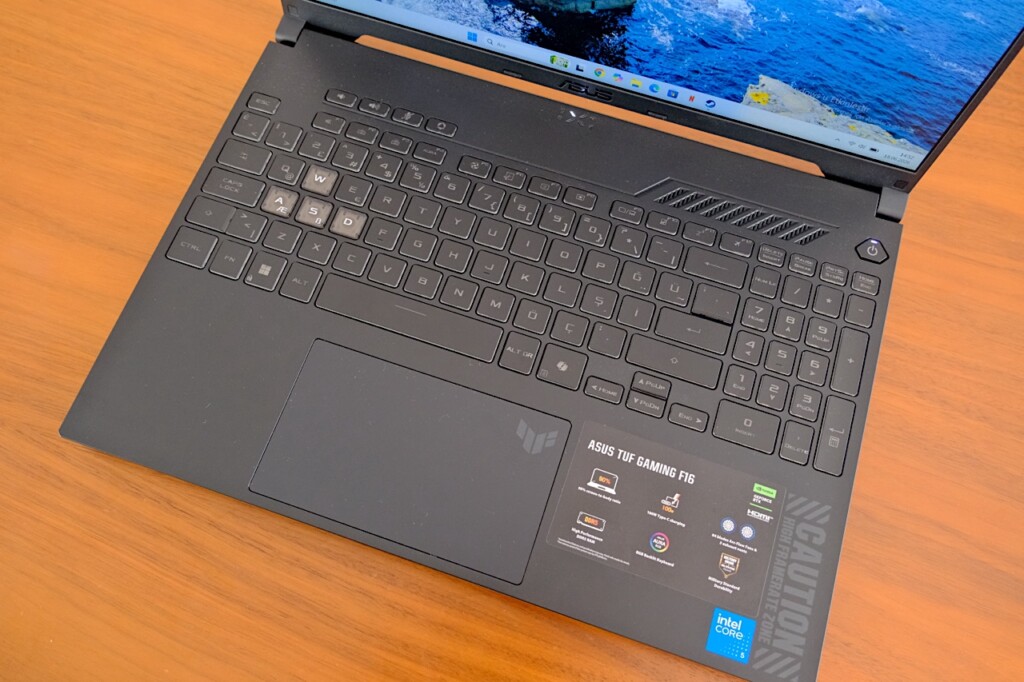 Hareket hâlinde uygun fiyatlı yüksek oyun performansı! ASUS TUF Gaming F16 (FX607VJB) İncelemesi