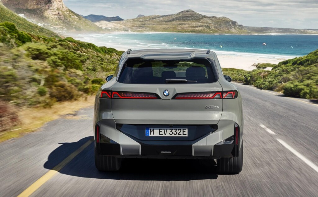 BMW elektrikli SUV serisini iX5 ile büyütüyor