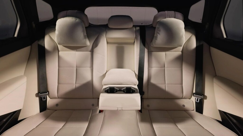 BMW elektrikli SUV serisini iX5 ile büyütüyor