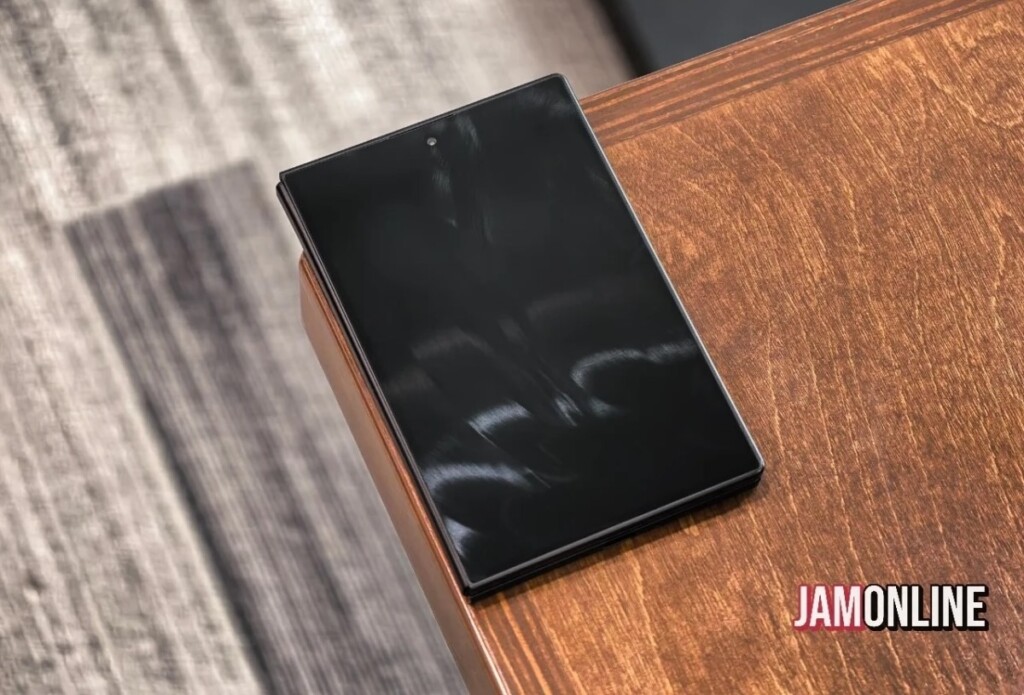 Galaxy Z Fold 8 bu kez siyah rengiyle ortaya çıktı