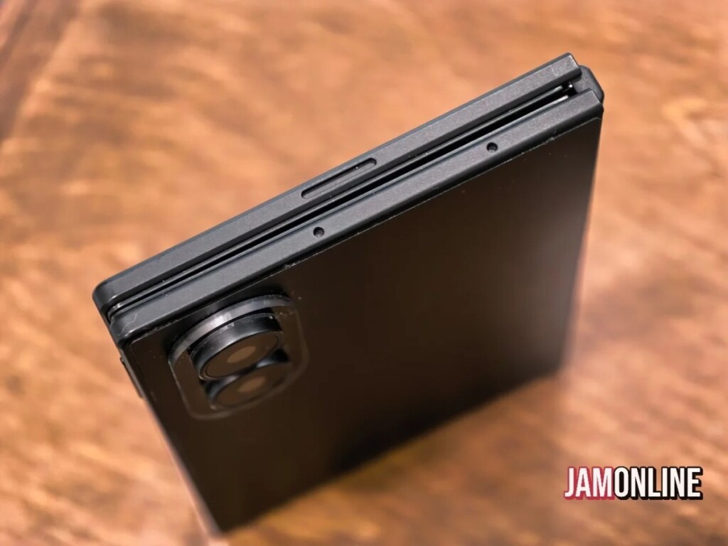 Galaxy Z Fold 8 bu kez siyah rengiyle ortaya çıktı