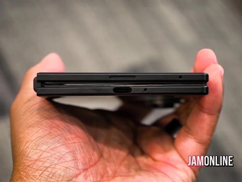 Galaxy Z Fold 8 bu kez siyah rengiyle ortaya çıktı