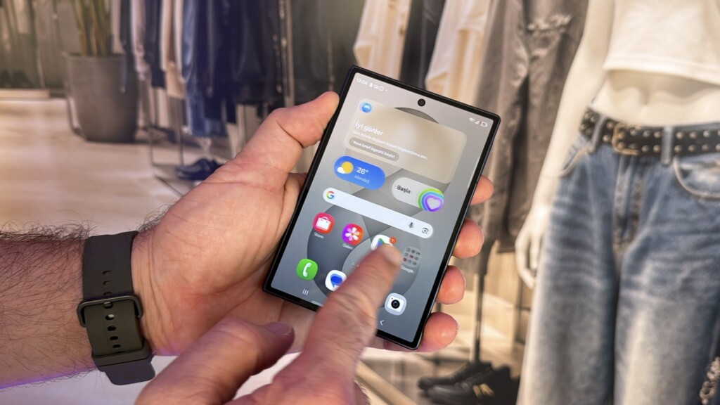 Samsung iki yeni Fold modelini tanıttı: Ultra sürüm 200 MP kamerayla geliyor