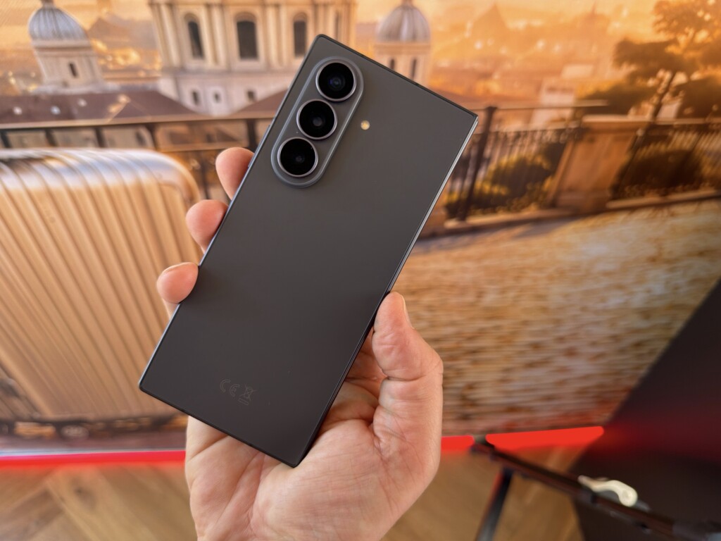 Samsung iki yeni Fold modelini tanıttı: Ultra sürüm 200 MP kamerayla geliyor