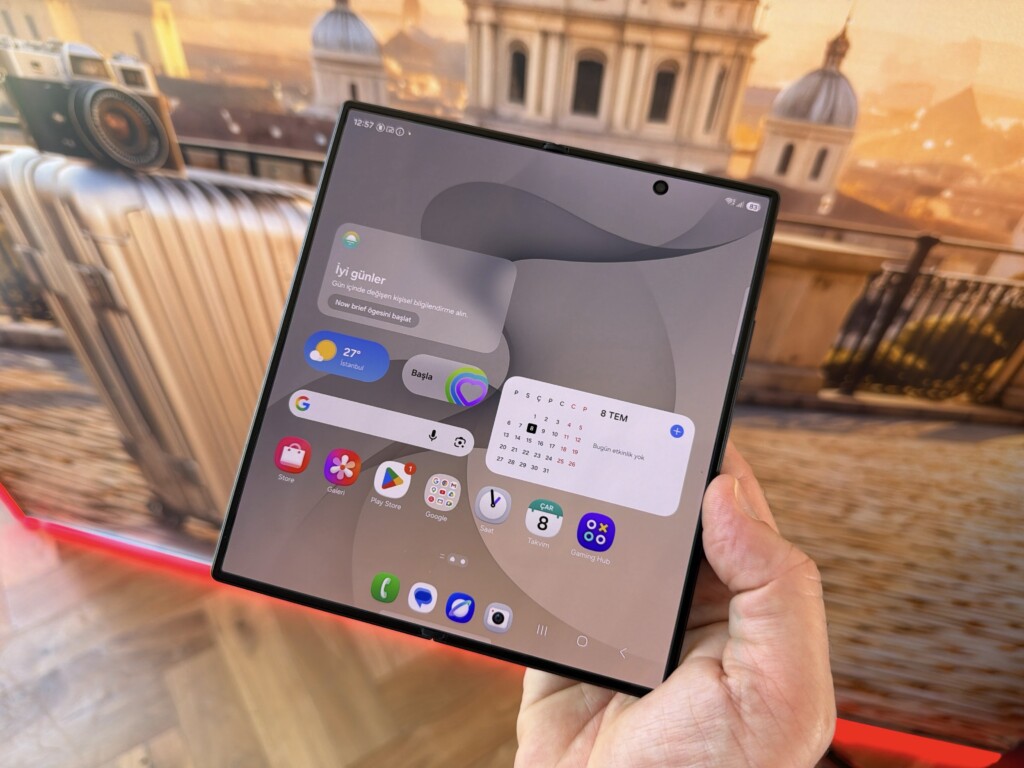 Samsung iki yeni Fold modelini tanıttı: Ultra sürüm 200 MP kamerayla geliyor