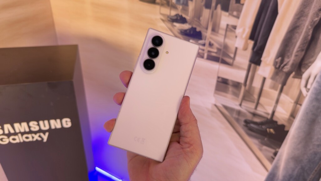 Samsung iki yeni Fold modelini tanıttı: Ultra sürüm 200 MP kamerayla geliyor