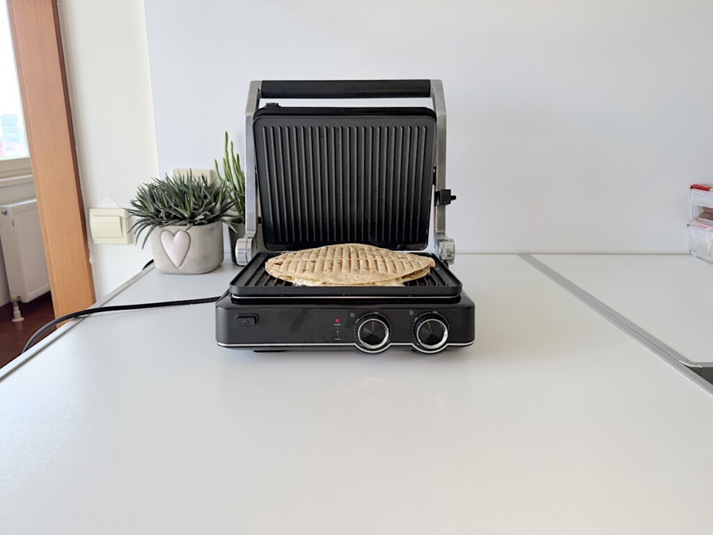 Tost makinesi mi, ızgara mı? Her ikisi de! KOENIC KCG 2026 M İncelemesi