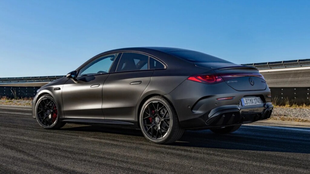 Mercedes-AMG elektrikli CLA 45 modelini 680 beygir gücüyle tanıttı