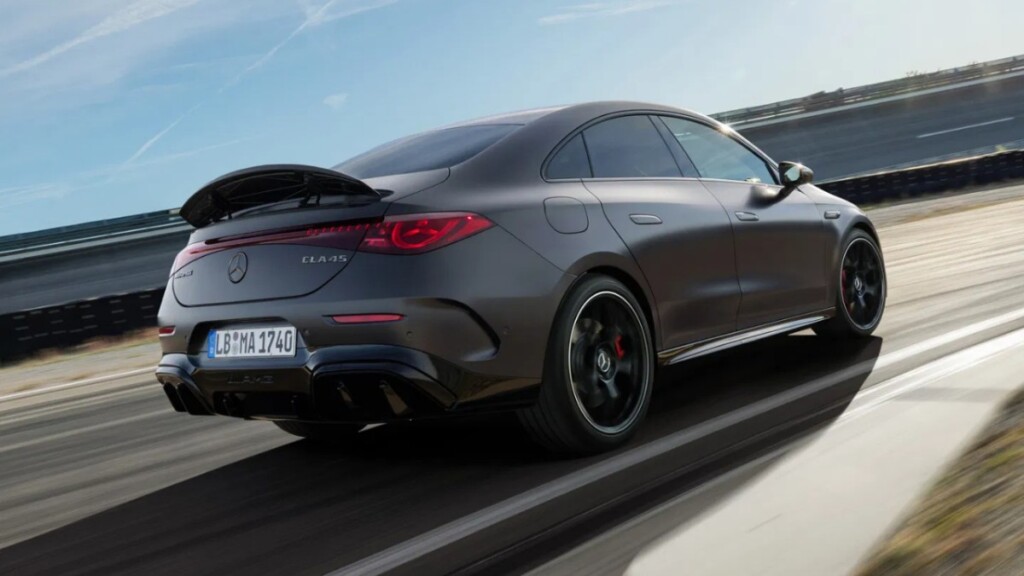 Mercedes-AMG elektrikli CLA 45 modelini 680 beygir gücüyle tanıttı