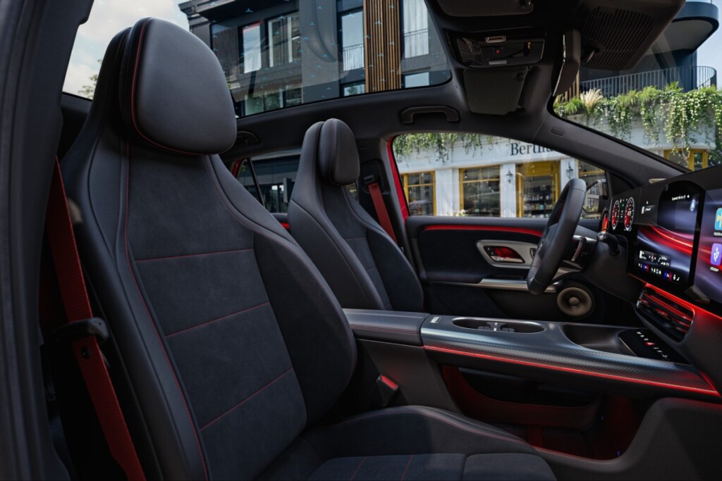 Yeni Mercedes-Benz GLA 657 km menzil ve 320 kW hızlı şarj desteğiyle geldi