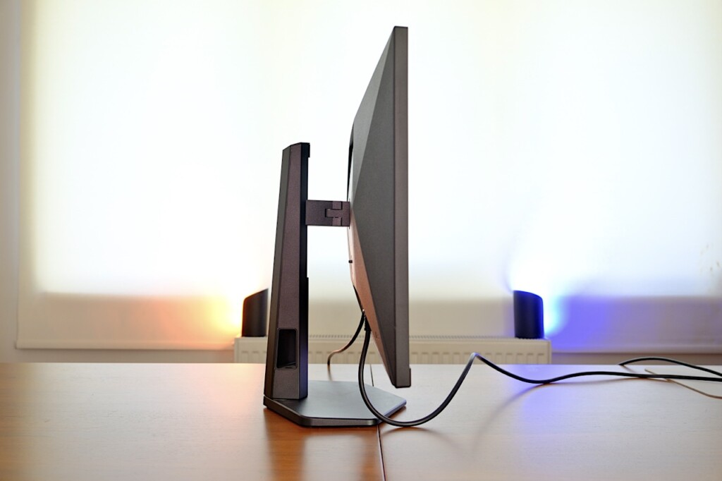 Oyun monitörü iş ve film için nasıl? AOC Q27G4XF İncelemesi