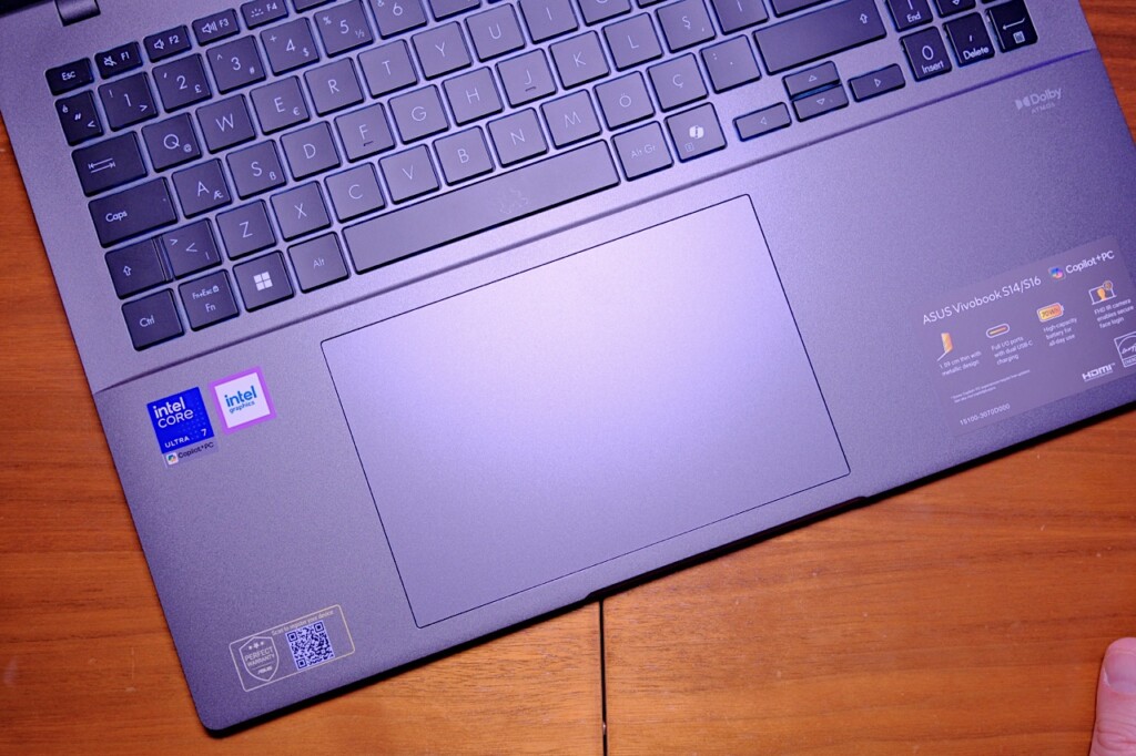 OLED ekran ve Intel Core Ultra 7 ile büyük ekranda çalışma deneyimi! Asus Vivobook S16 İncelemesi