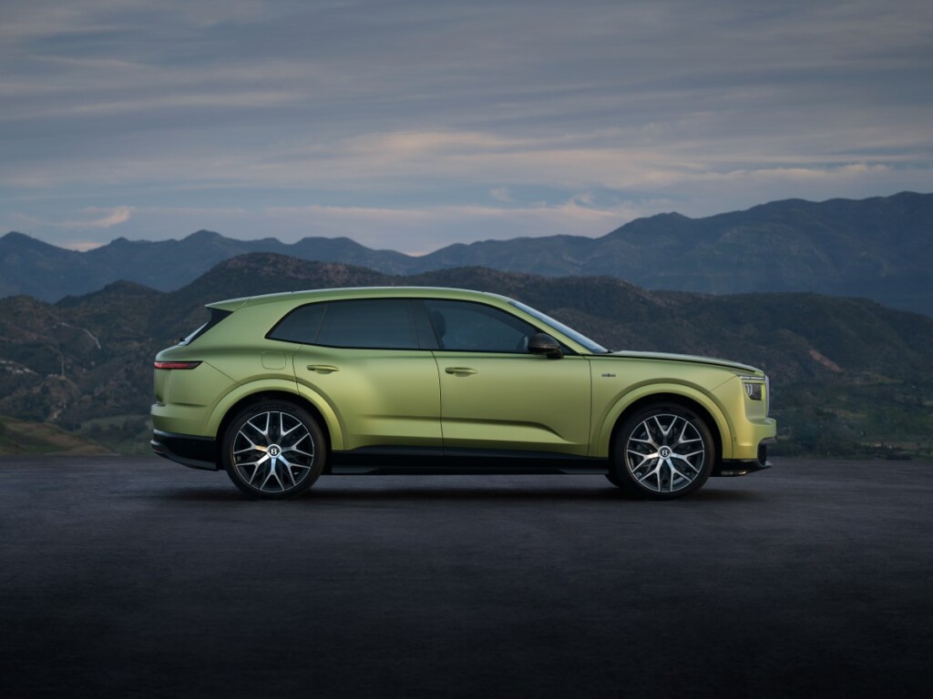 Bentley’nin ilk elektriklisi Torcal geleneksel lüksten vazgeçmiyor