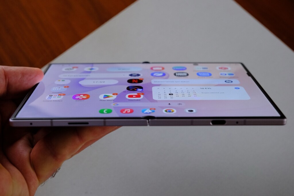Küçük gövdede büyük ekran keyfi! Samsung Galaxy Z Fold 8 İncelemesi