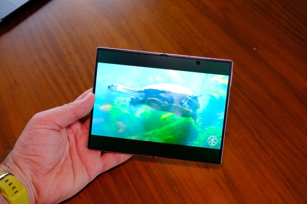 Küçük gövdede büyük ekran keyfi! Samsung Galaxy Z Fold 8 İncelemesi