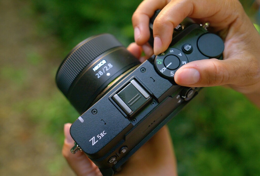 Nikon Z5 IIC vizörü çıkarıp fiyat avantajı sunuyor