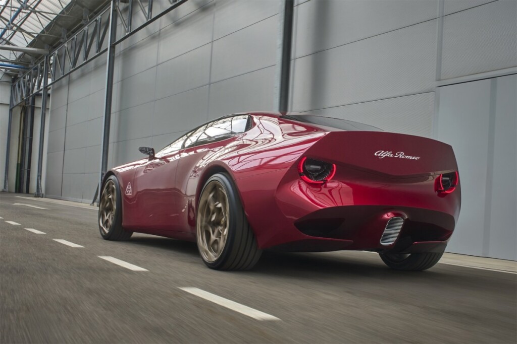 Alfa Romeo 8C’nin izlerini taşıyan Cuorerosso konsepti ortaya çıktı
